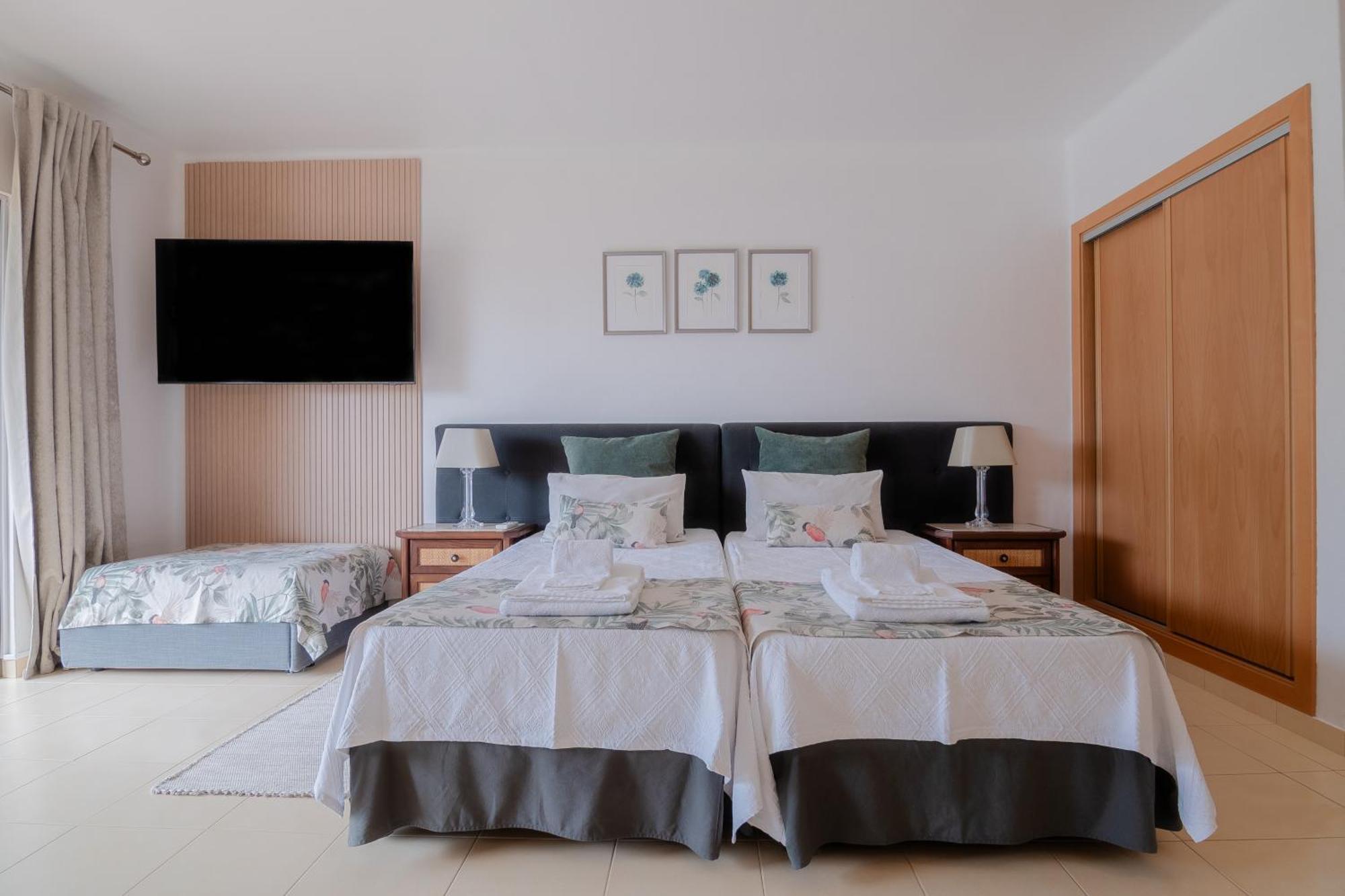 Seacoast Retreat With Pool And Beach Access By Drago Rentals Albufeira Buitenkant foto