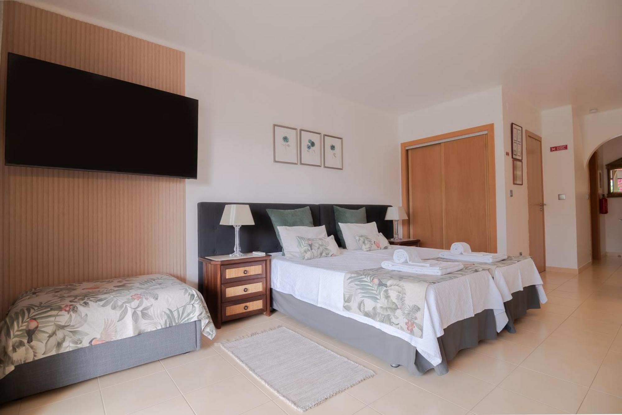 Seacoast Retreat With Pool And Beach Access By Drago Rentals Albufeira Buitenkant foto