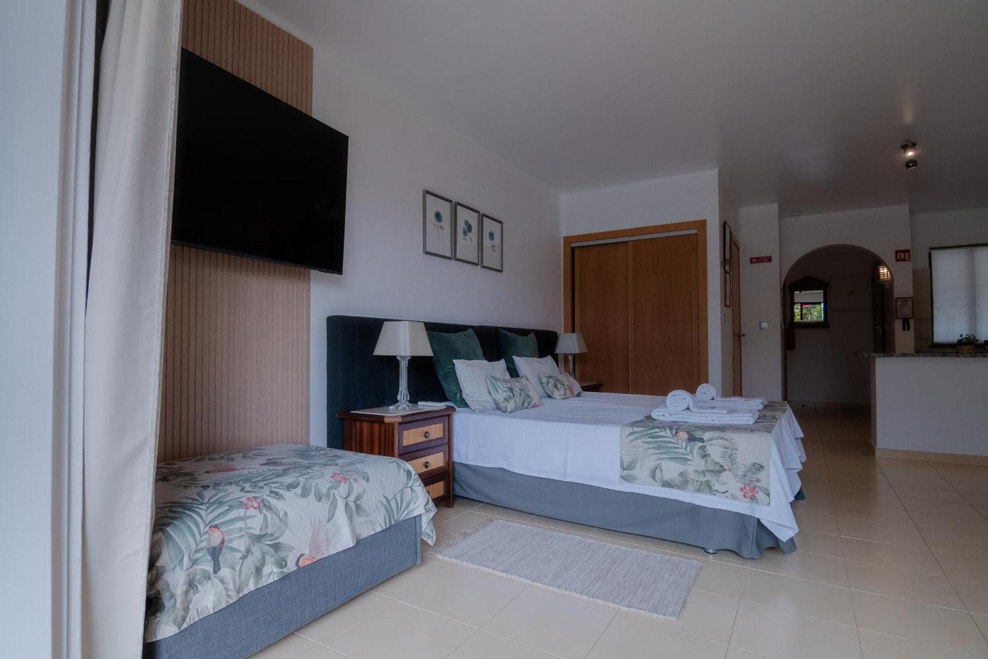 Seacoast Retreat With Pool And Beach Access By Drago Rentals Albufeira Buitenkant foto